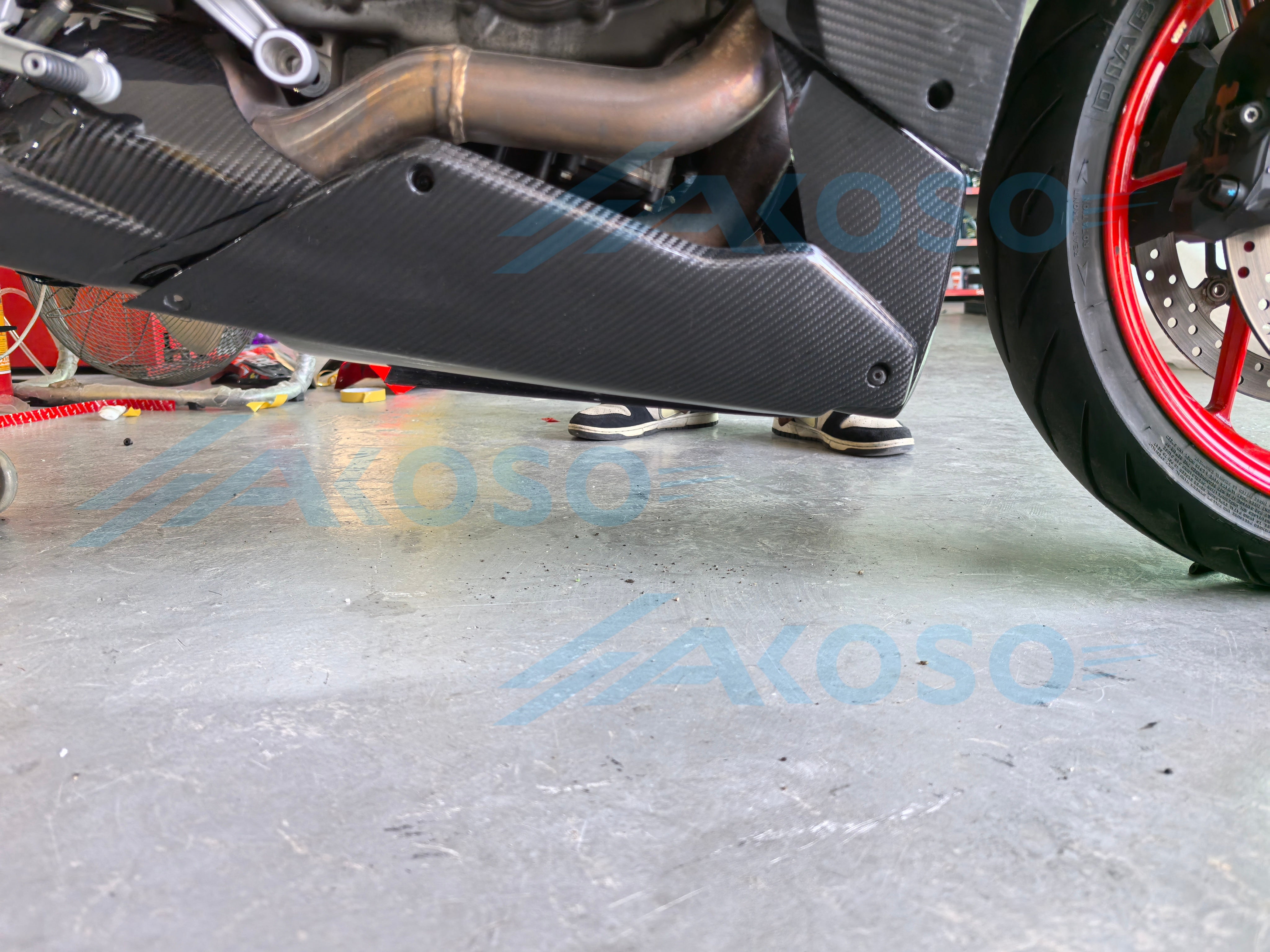 Carbon Fiber Belly Pan Fairings for Aprilia RS660 (2021–2024) | View 1 | ZOOMVIBE