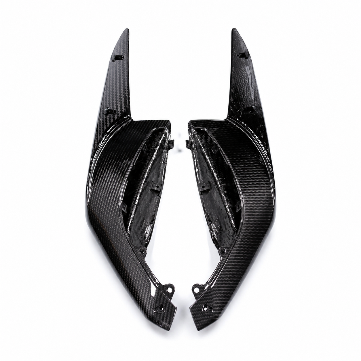 Carbon Fiber Front Fairing Winglets for Aprilia RSV4 (2021–2024) | View 4 | ZOOMVIBE