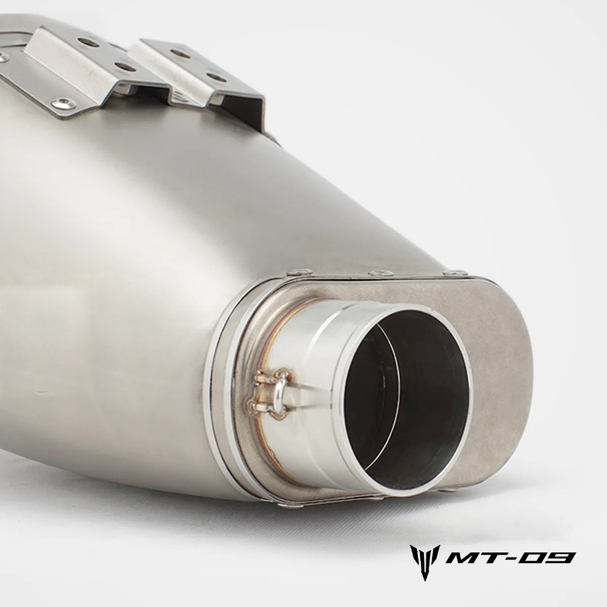 Yamaha MT-09 clean muffler outlet close-up